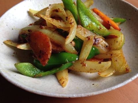 ウインナーと玉ねぎのカレー風味炒め♪